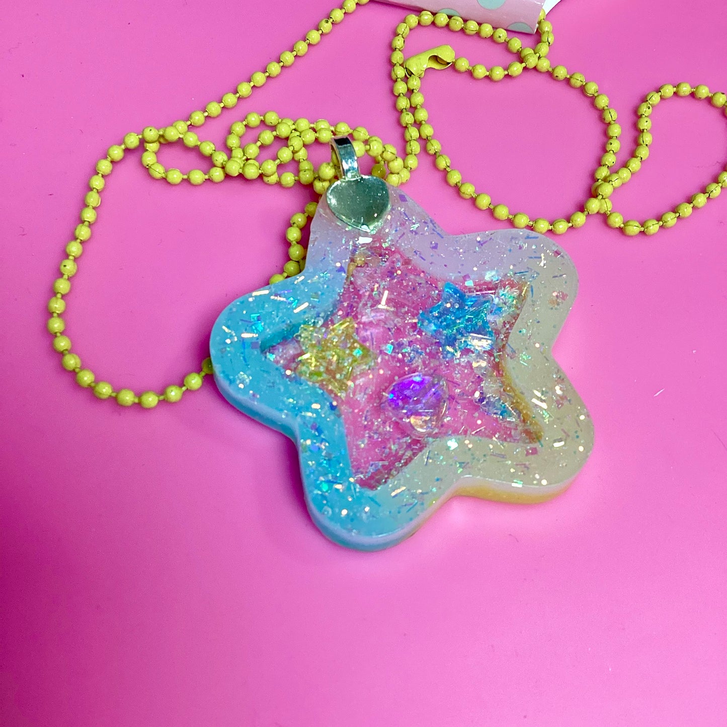 Cutie Star Shaker Necklace (Sweet Magic)