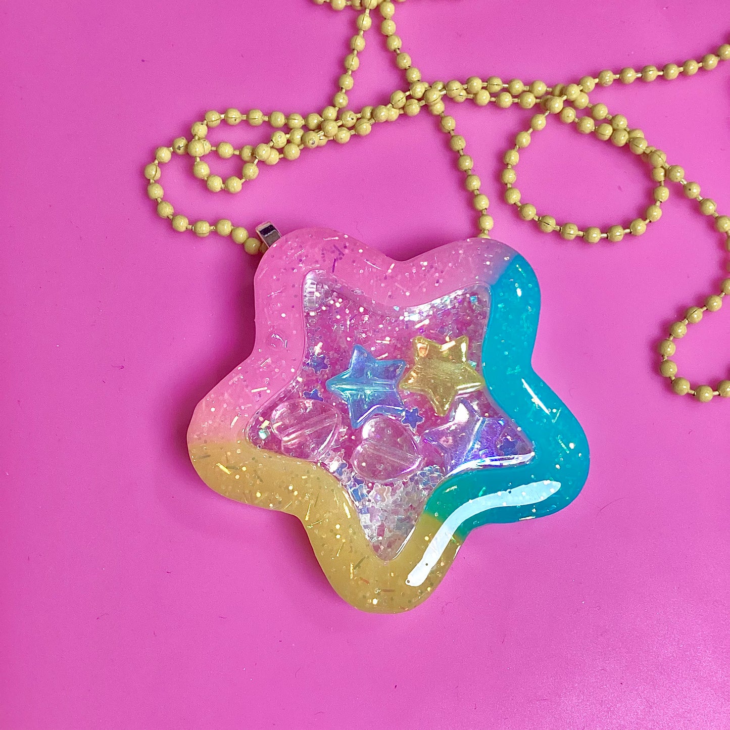 Cutie Star Shaker Necklace (Happy Magic)